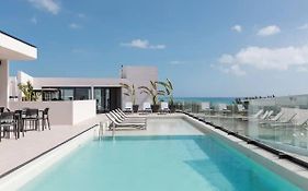 The Boat Condo By Andiani Travel